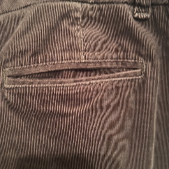 Old Navy women’s corduroy skirt in chocolate brown - Picture 5 of 8